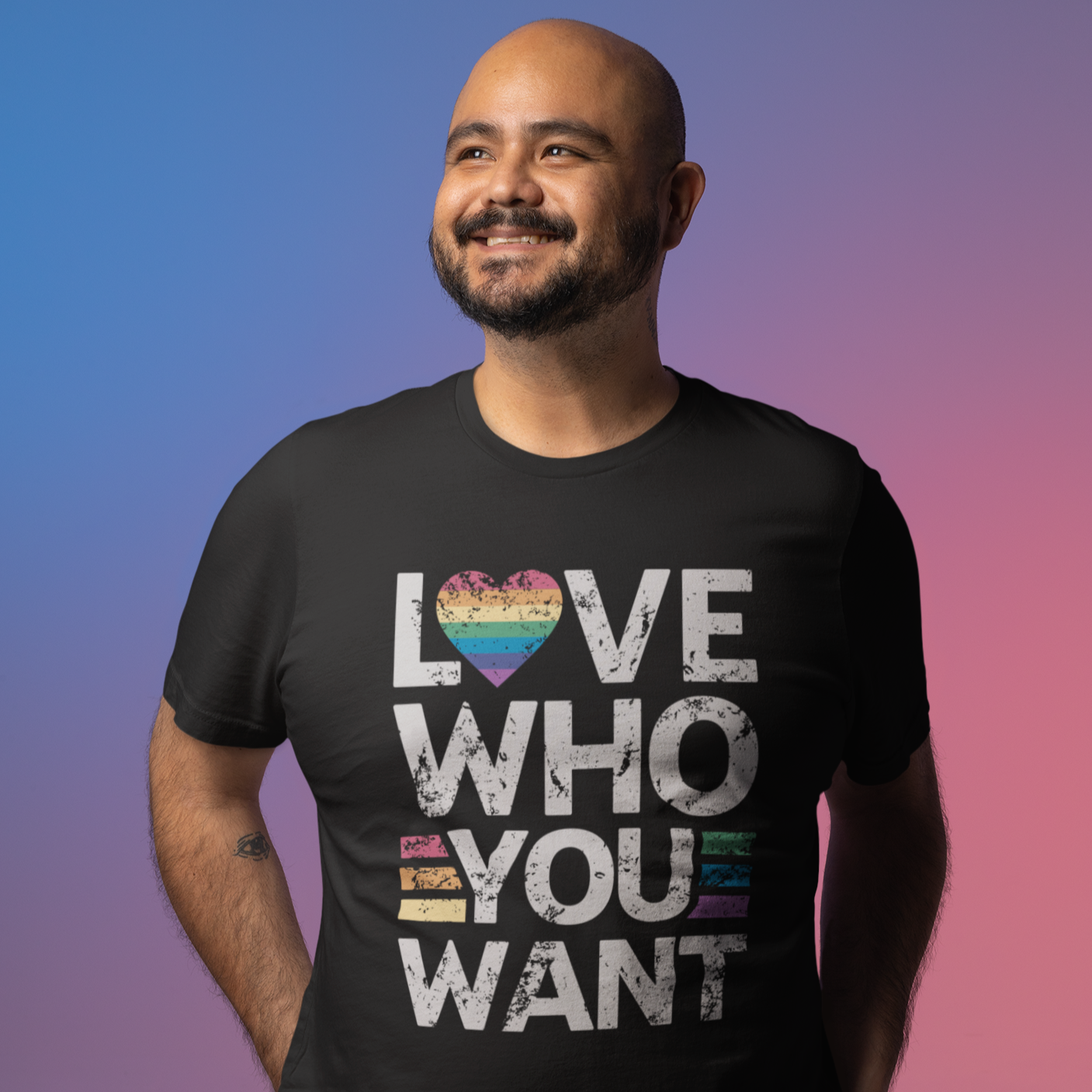 T-Shirt "Love who you want"